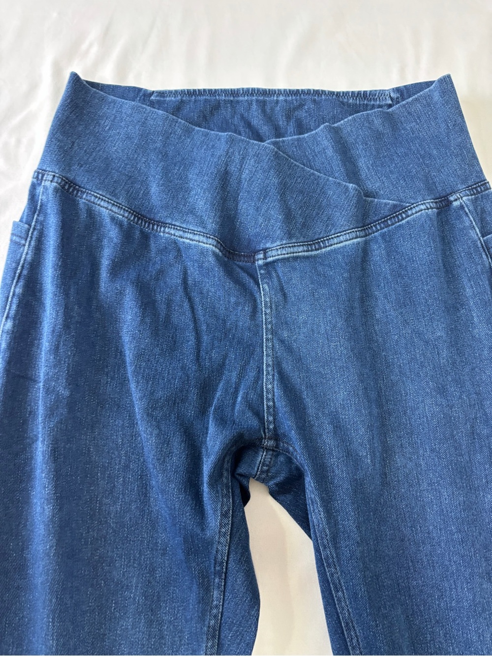 HALARA Women's Straight Leg Jeans in Dark Blue - Picture 9 of 11